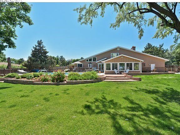 3rd image of 2226 Lake Park Dr