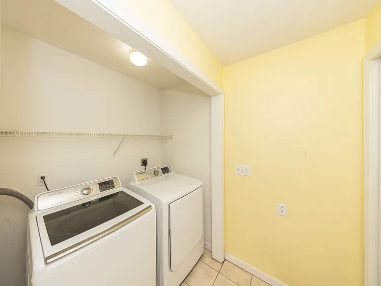 469 Walnut St — Photo 4