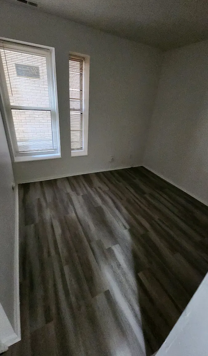 1320 Academy Ave — Photo 2