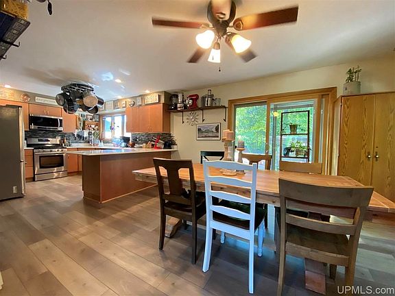 5th image of 630 Forest Park Dr