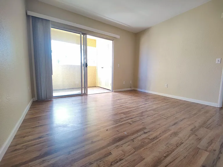 2005 Burton St #36 — Photo 14