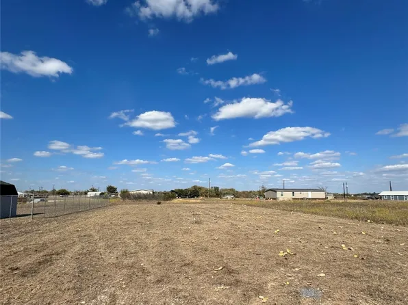 172 Roark Dr, Rhome, TX 76078