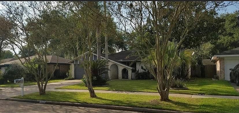 1st image of 13726 Drakewood Dr
