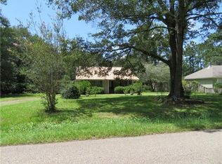 59 Oak Park Dr, Madisonville, LA 70447