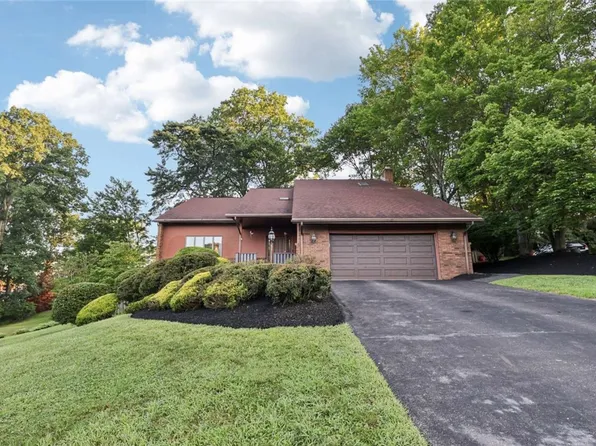 293 Lancewood Pl, Greensburg, PA 15601