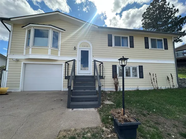 1912 W Hill Pl, Great Falls, MT 59404