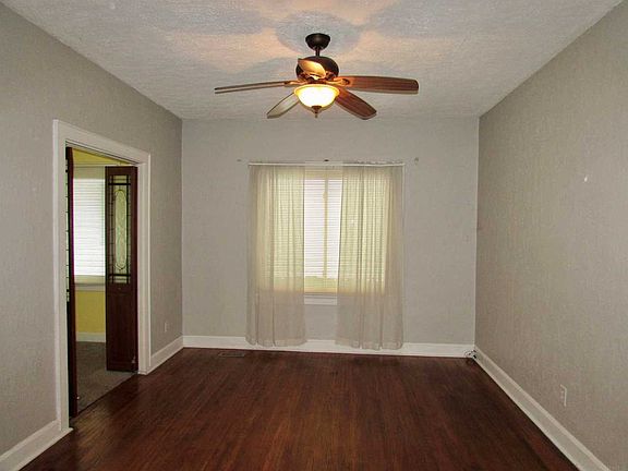 2nd image of 1561 Lodge Ave