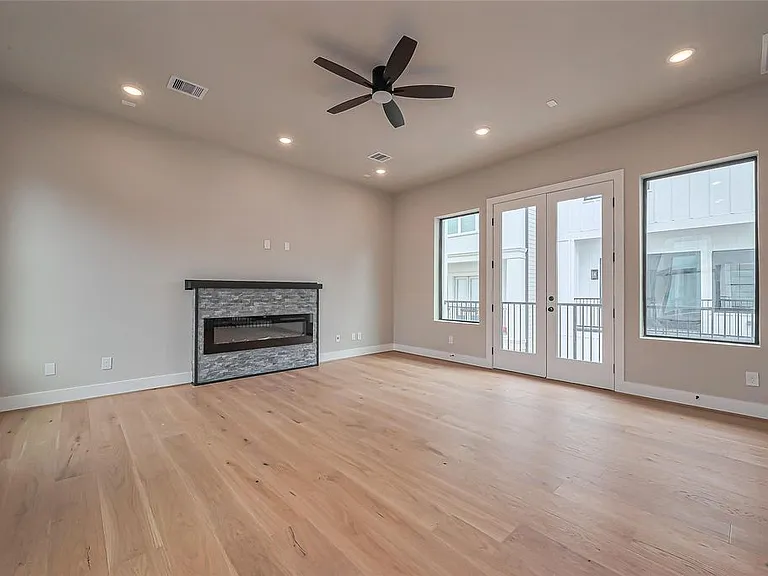 1222 W 24th St — Photo 15