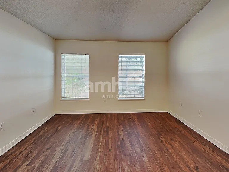 5528 Cougar Park Ct — Photo 10