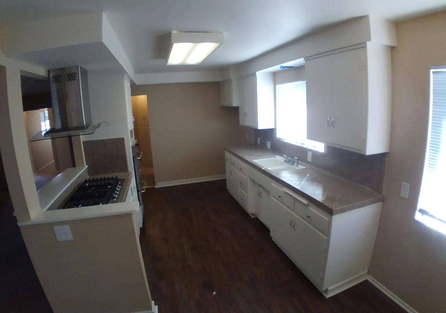 4 bed, 1200 sqft, $2,950 — Photo 1