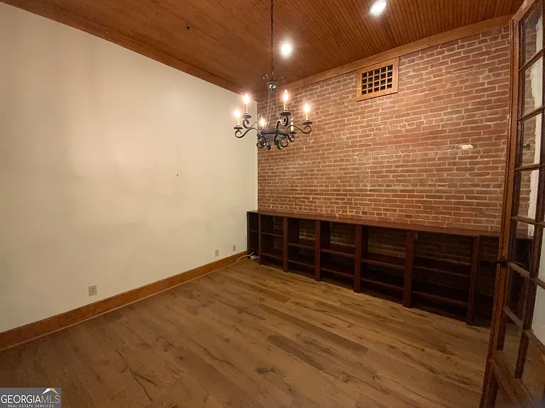 234 Broad St — Photo 8