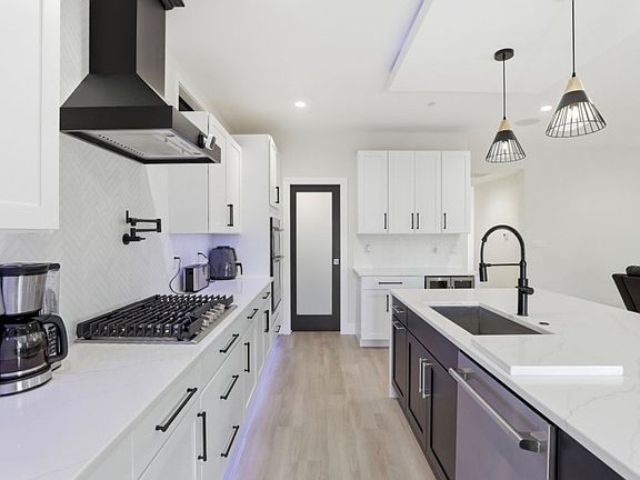 3rd image of 6931 River Dr