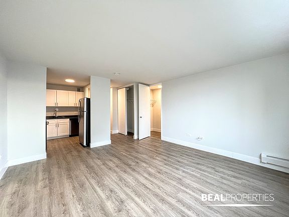 4th image of 1344 N Dearborn Pkwy #5B