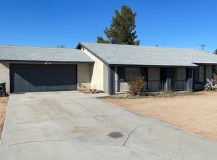 15498 Washoan Rd, Apple Valley, CA 92307