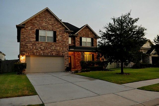 1st image of 7506 Lakeside Manor Ln