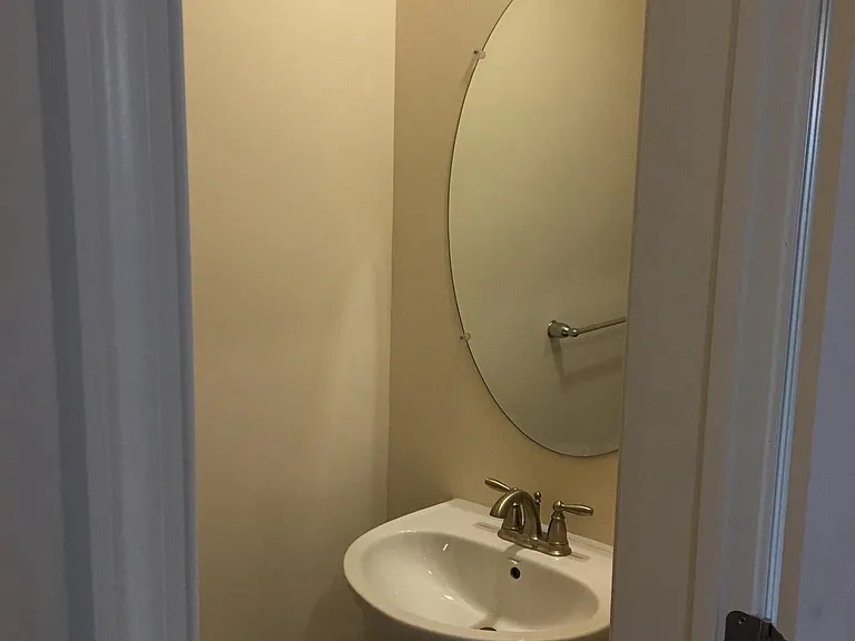 Powder roon sink