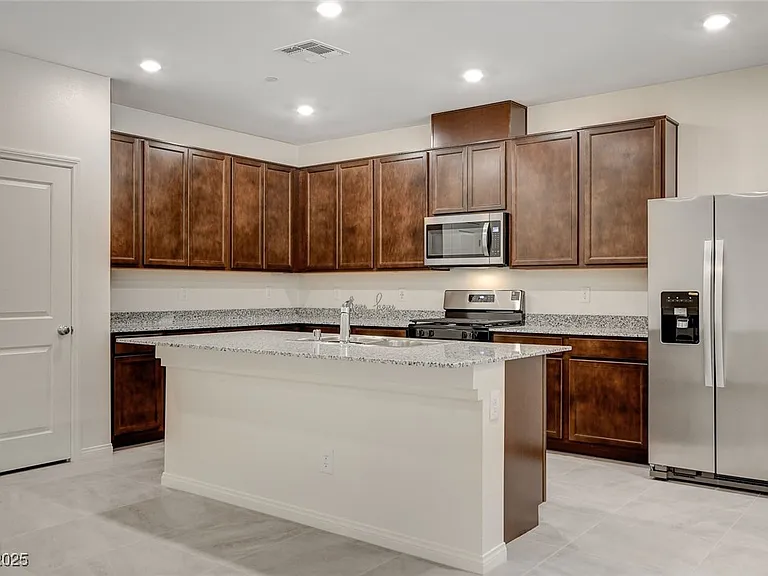2620 Ercolano St — Photo 10