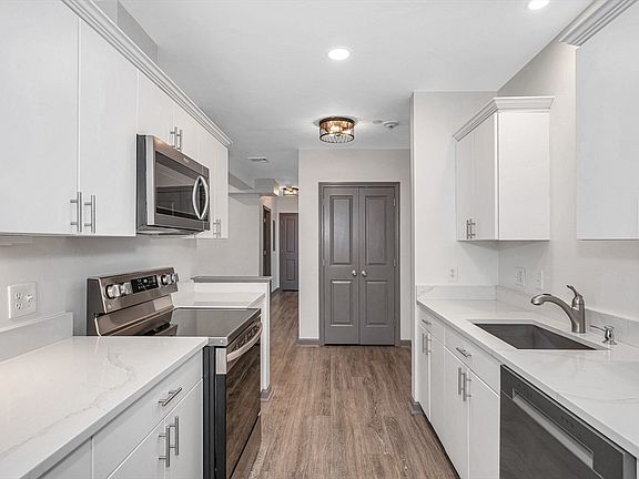 5th image of 70 Washington St Unit 108