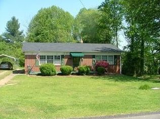 725 19th St SW, Hickory, NC 28602