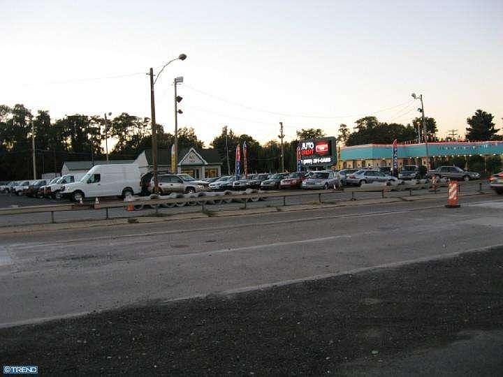 2nd image of 7016 Bristol Pike