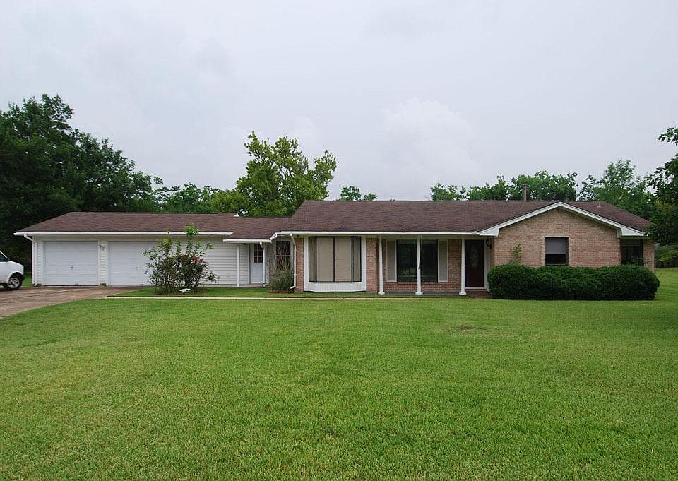 Welcome to 3105 Yost Blvd, situated on 3/4 of an acre!