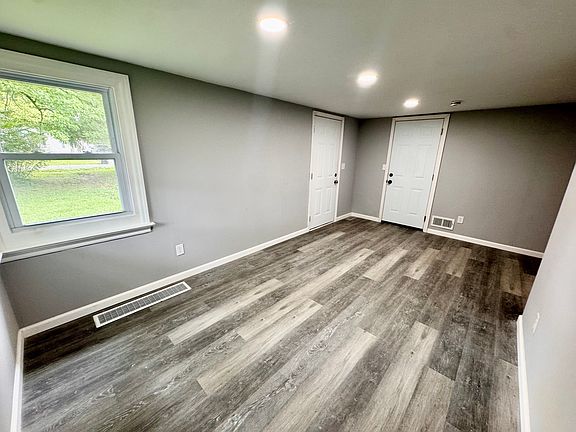 4th image of 6 Irma Ln