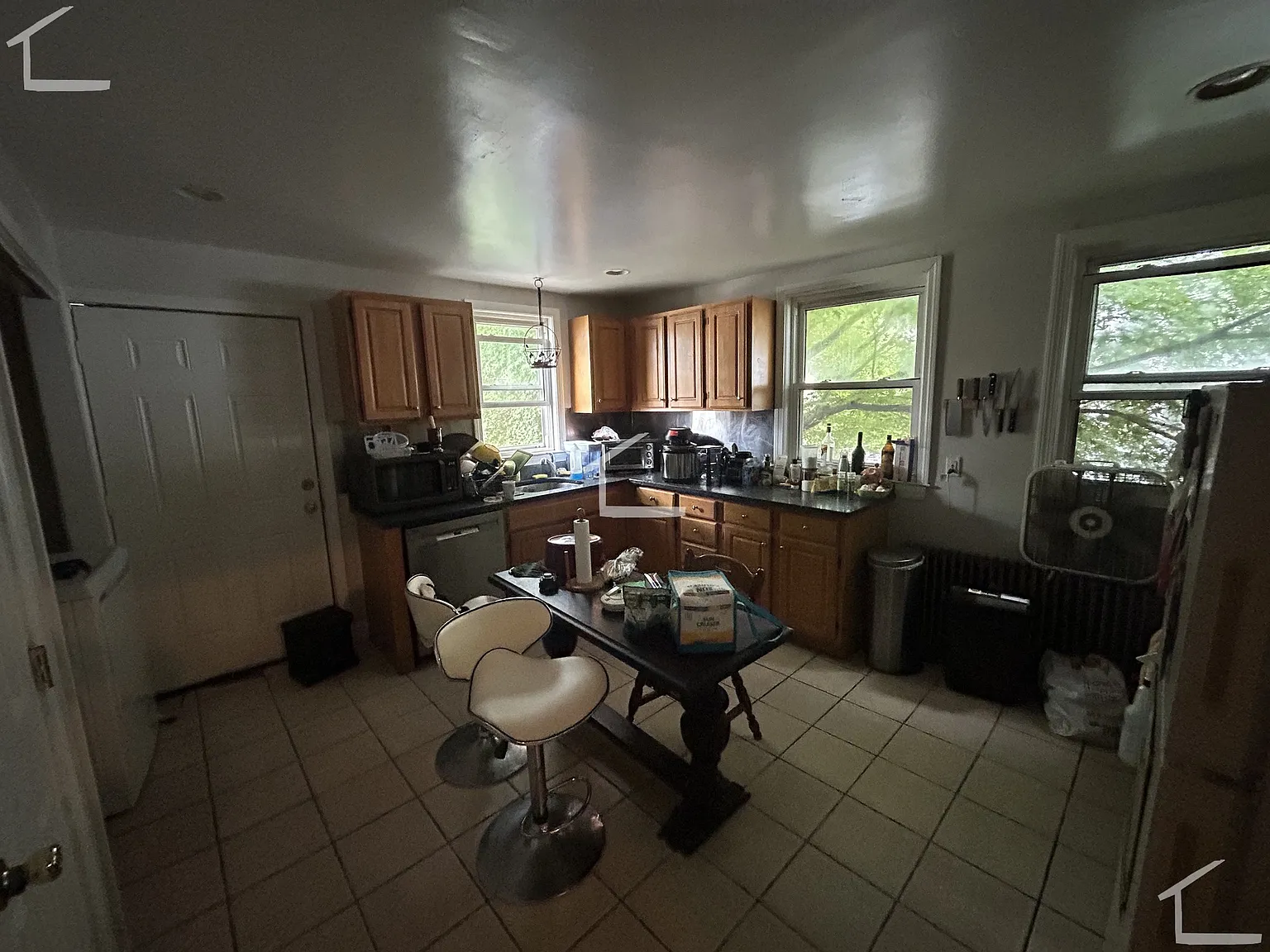 6 bed, 2.0 bath, $5,400 — Photo 3