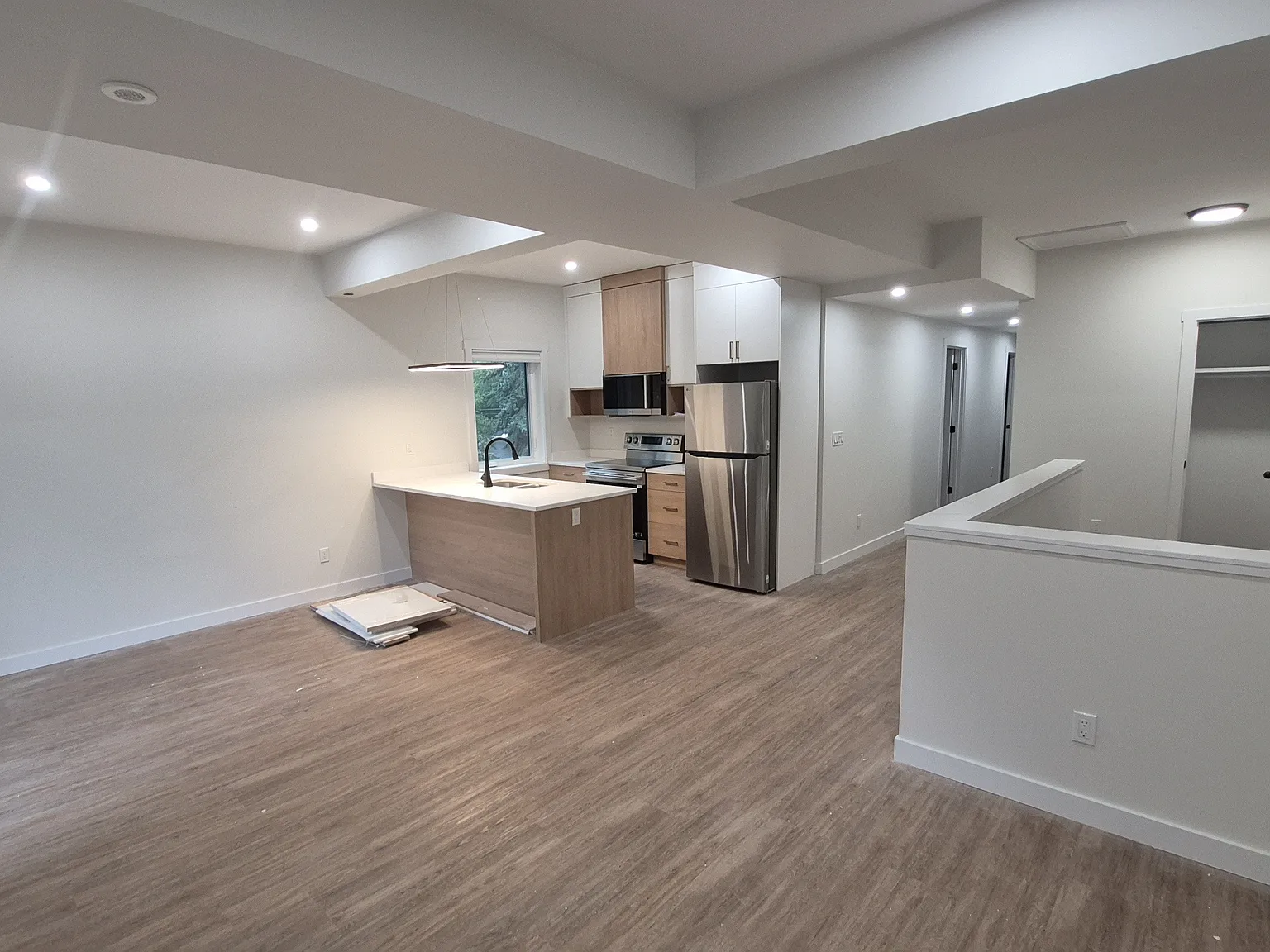 3 bed, 1030 sqft, $2,350 — Photo 1