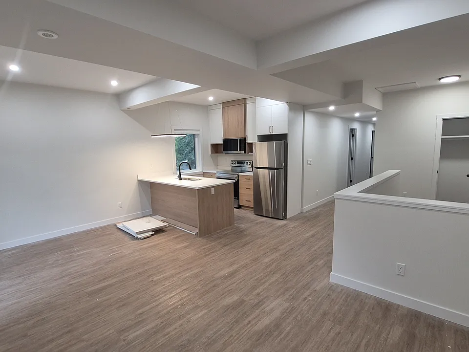 831 5th Ave N #5