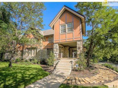 818 Brush Creek Blvd, Kansas City, MO, 64110