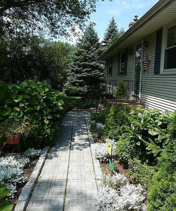 1st image of 96 Tumble Brook Dr