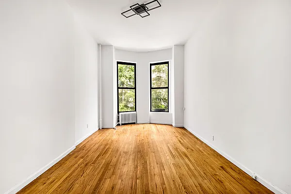 Rented by Avenues Real Estate | media 6