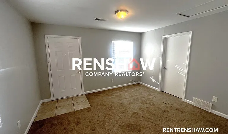 278 N Hollywood St — Photo 2