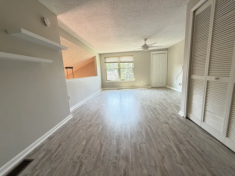 4206 Waltham Ct — Photo 13