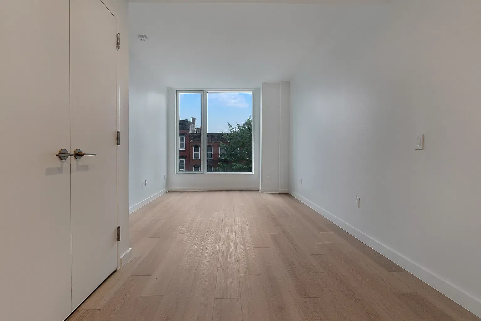 1024 Manhattan Avenue — Photo 4