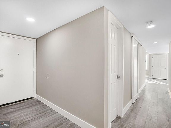3rd image of 200 Buckingham Ln APT 101