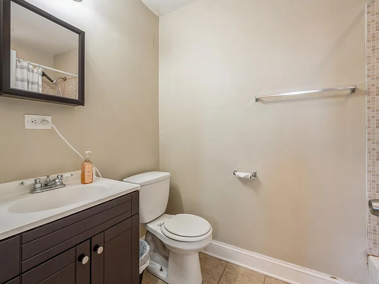 921 S Oakley Blvd #2 — Photo 10