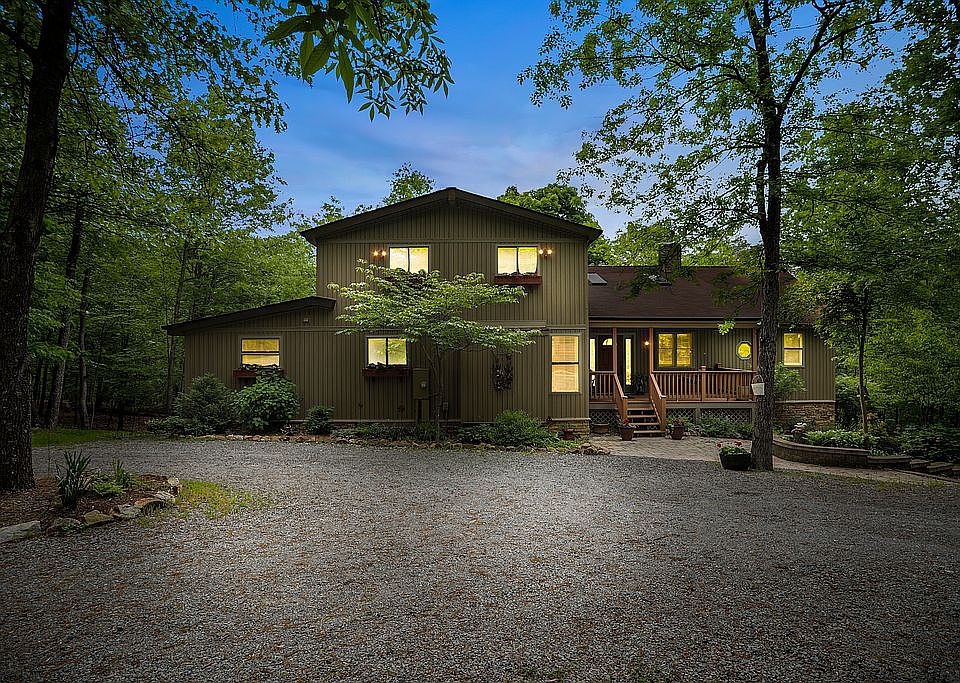 2nd image of 90 Autumn Ln