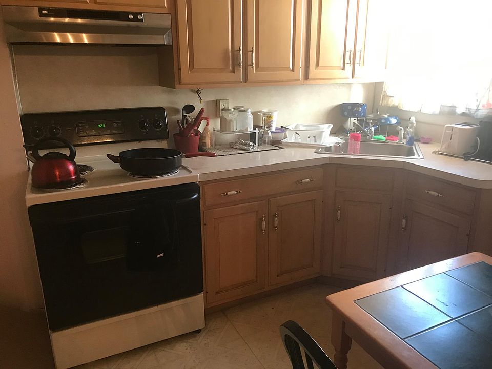 2nd image of 2521 Marshall Rd