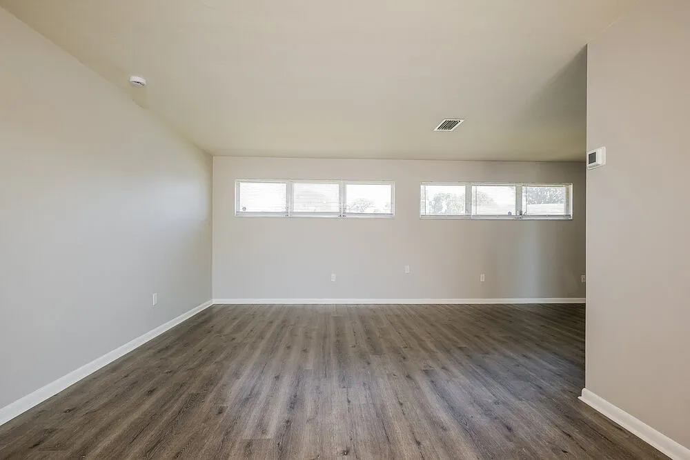 2 bed, 2.0 bath, 1128 sqft, $1,960 — Photo 3