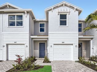 412 SE Crossoak Ln, Port Saint Lucie, FL 34984