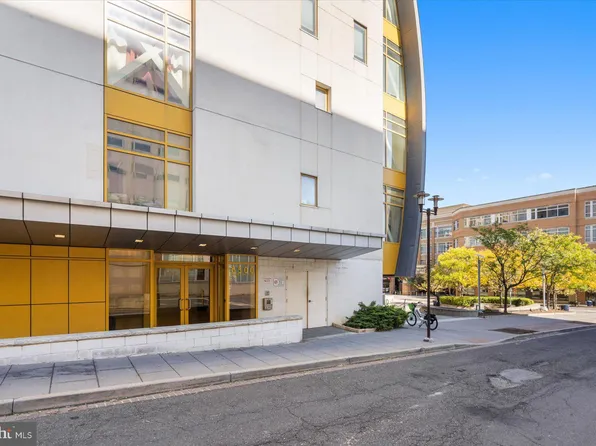 6500 America Blvd APT 404, Hyattsville, MD 20782