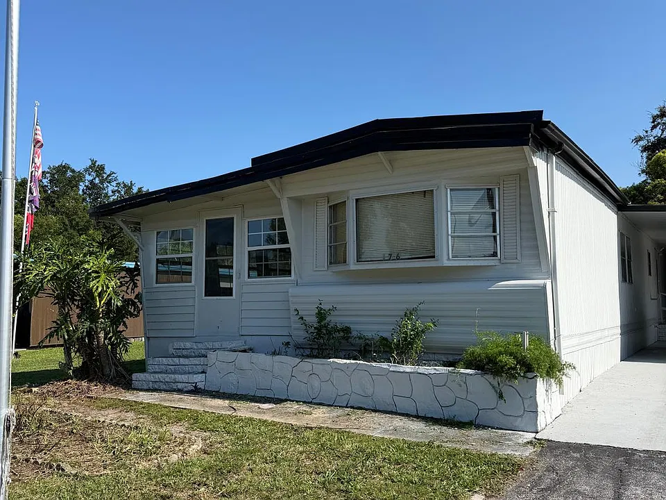 176 Sand Pebble Cir