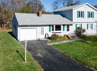 140 Montgomery St, Tiverton, RI 02878