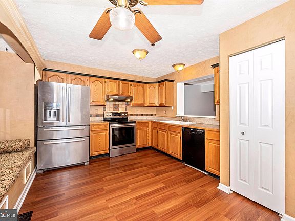 4th image of 2 Cottonwood Ct
