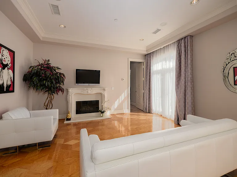 18047 Karen Dr — Photo 33