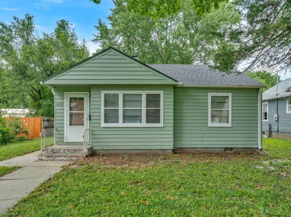 1824 SW Cherokee St, Topeka, KS 66606