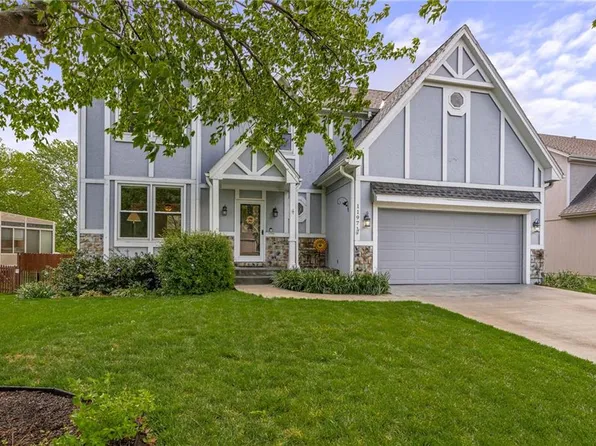 11971 S Rene St, Olathe, KS 66062