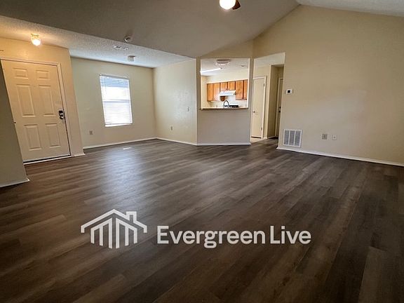 3rd image of 102 Swing Ct
