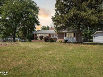 2209 Blackthorn Dr, Burton, MI, 48509